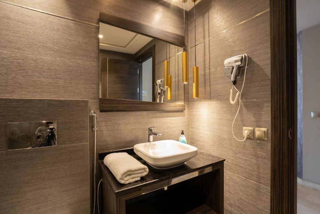 #56 Maarif Racine Urban Massira Near Twin Center Apartment Casablanca Exterior photo